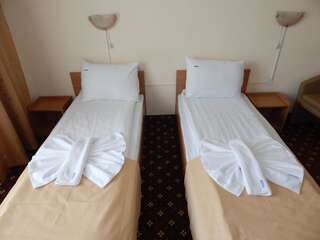 Отель Hotel Padis Бэйле-Феликс Twin Room with Thermal Pool access-4