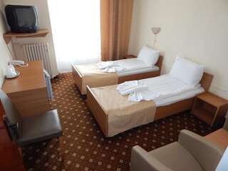 Отель Hotel Padis Бэйле-Феликс Twin Room with Thermal Pool access-5